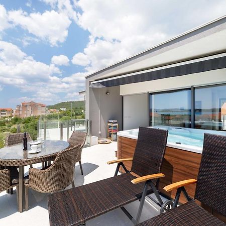 Villa Aliara Jacuzzi Apartment Vodice Buitenkant foto
