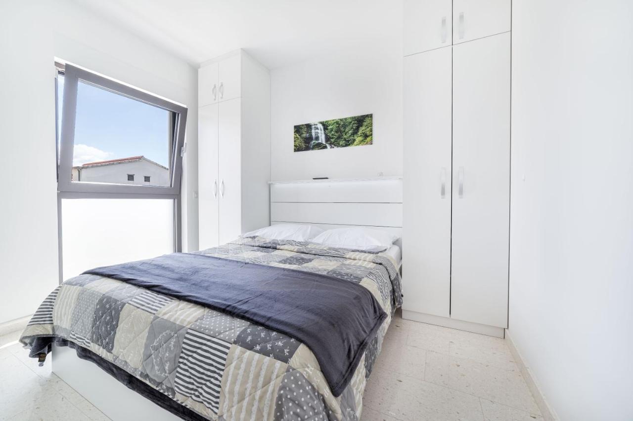 Villa Aliara Jacuzzi Apartment Vodice Buitenkant foto